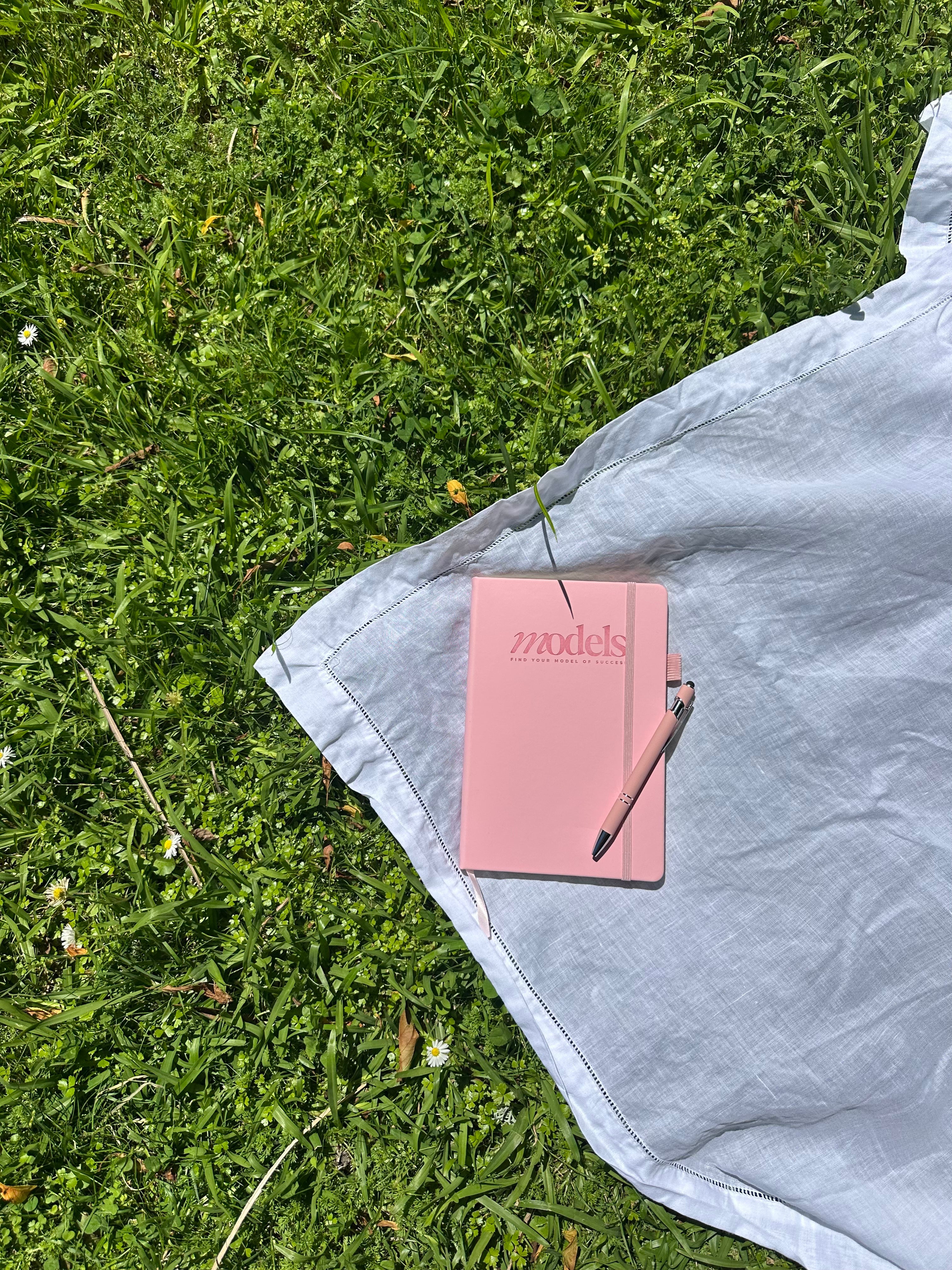 MODELS JOURNAL & PEN - Baby Pink