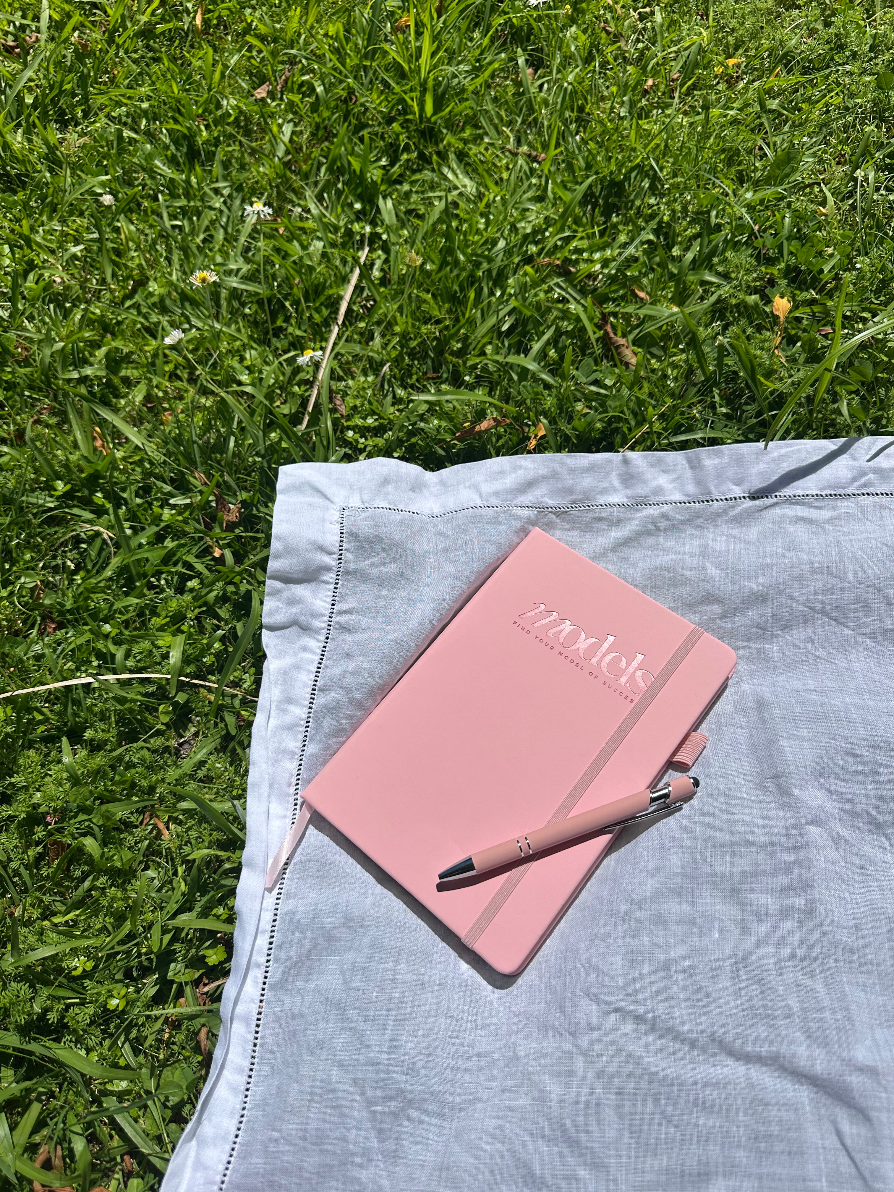 MODELS JOURNAL & PEN - Baby Pink