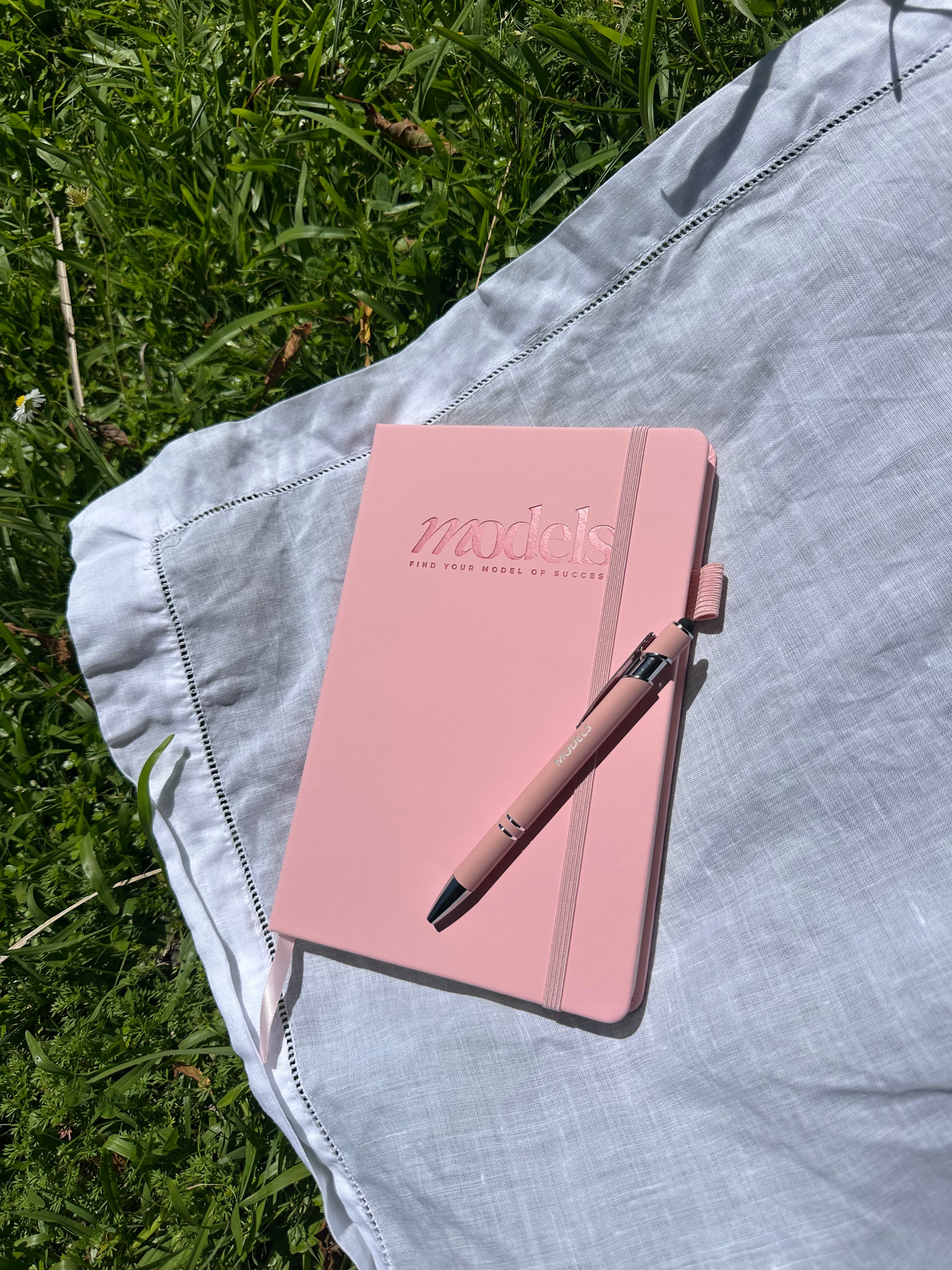 MODELS JOURNAL & PEN - Baby Pink