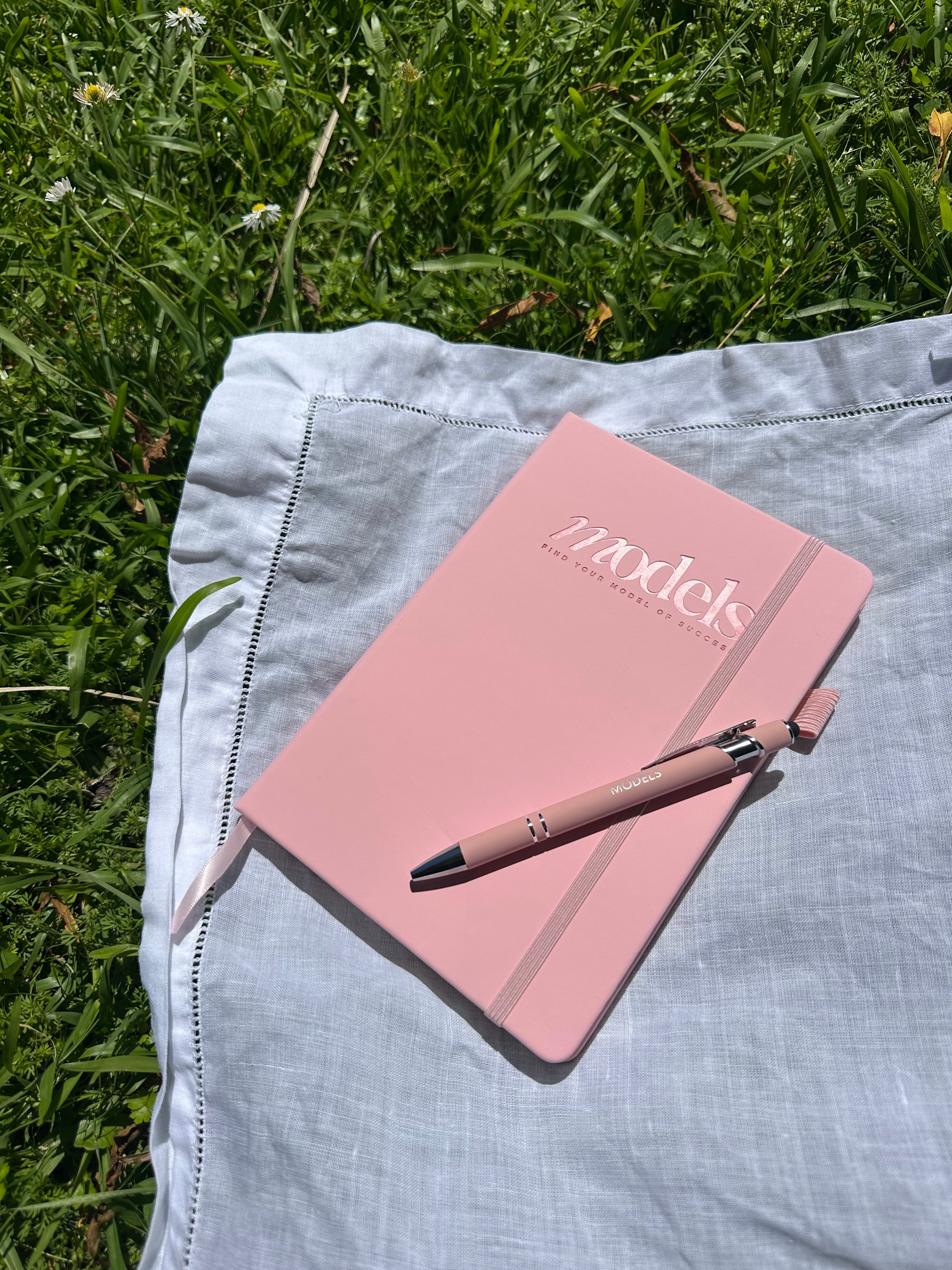 MODELS JOURNAL & PEN - Baby Pink
