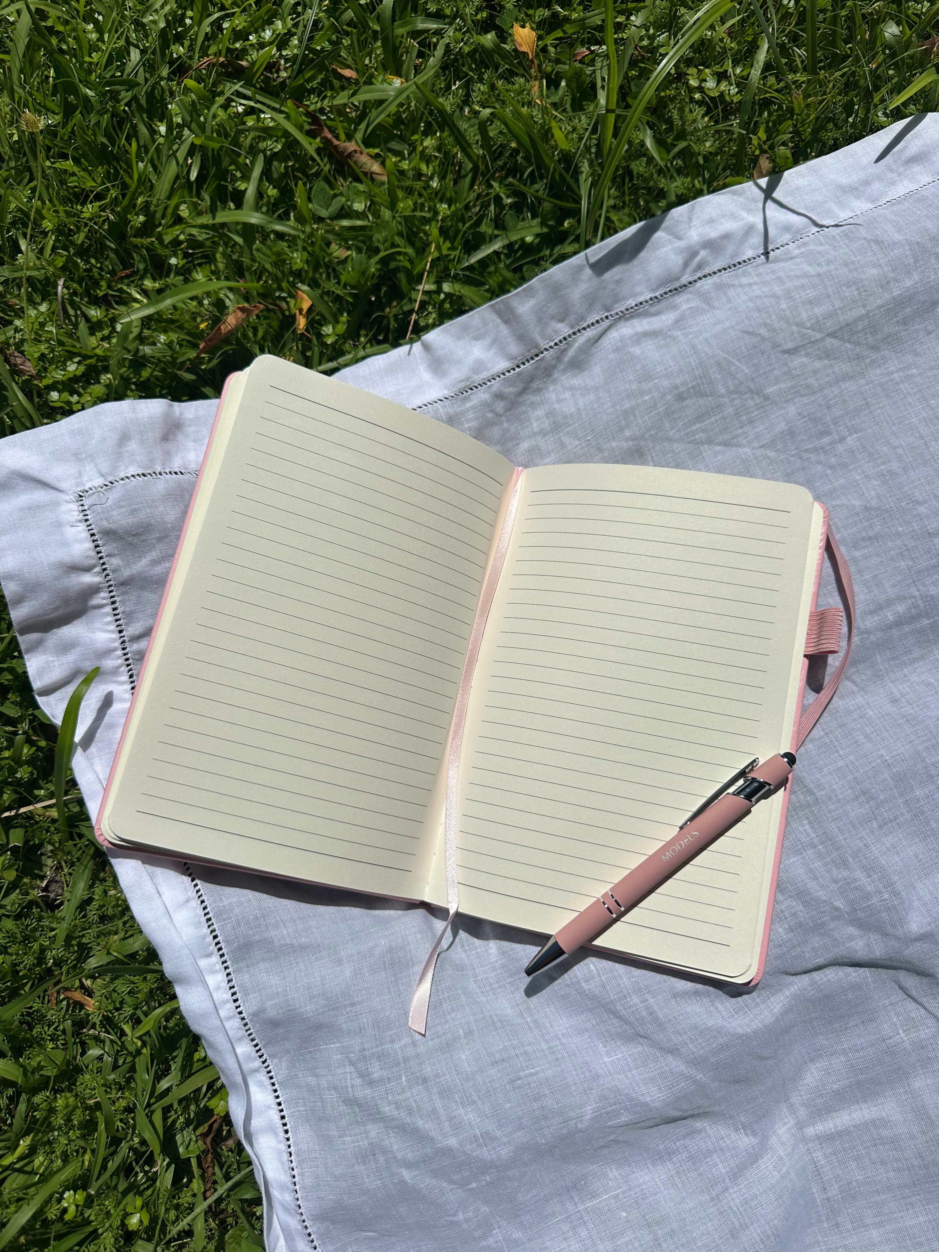 MODELS JOURNAL & PEN - Baby Pink